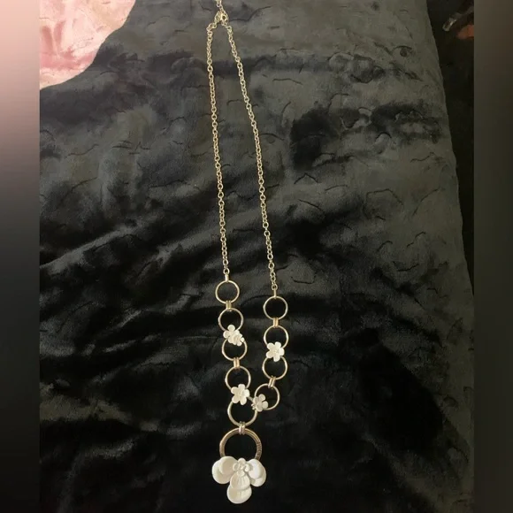 Rare Vintage Juicy Couture Gold and White Floral Flower Necklace - Picture 3 of 8